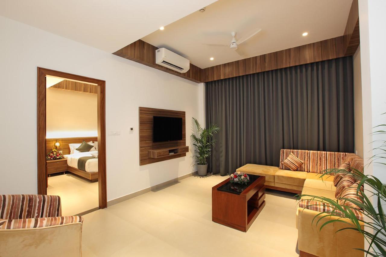 Hotel Maria Park Muvattupuzha Exterior photo