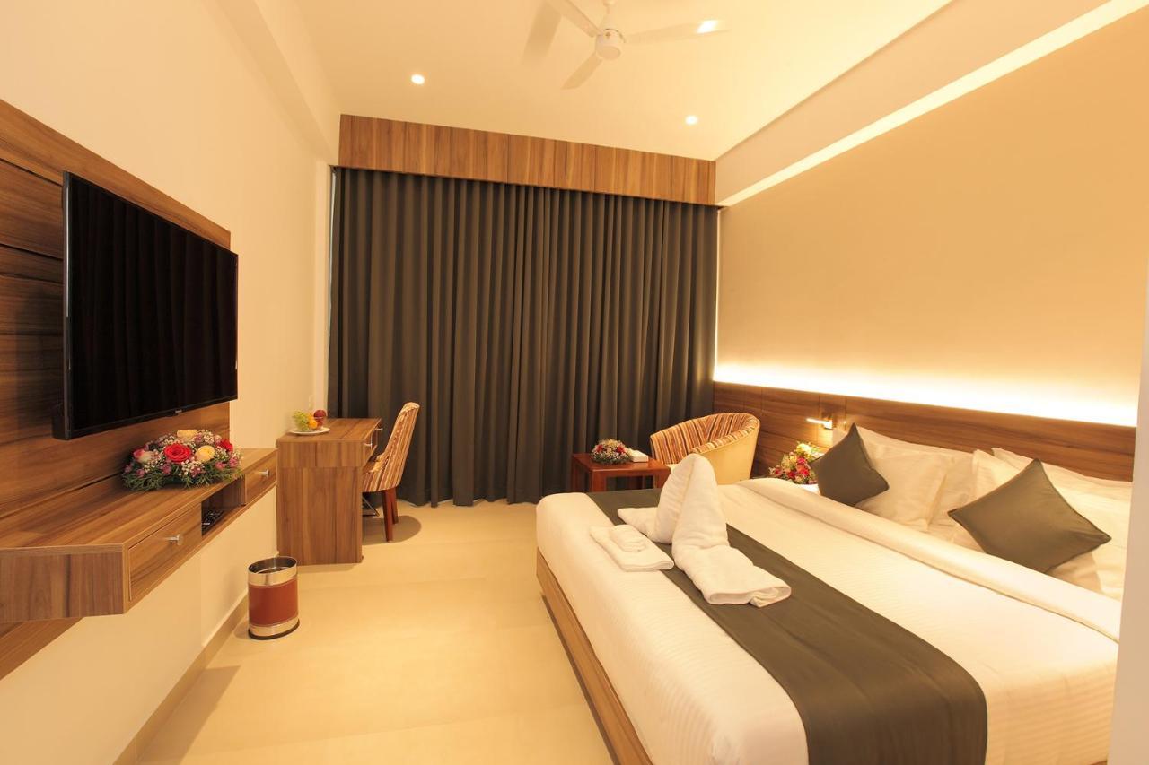 Hotel Maria Park Muvattupuzha Exterior photo