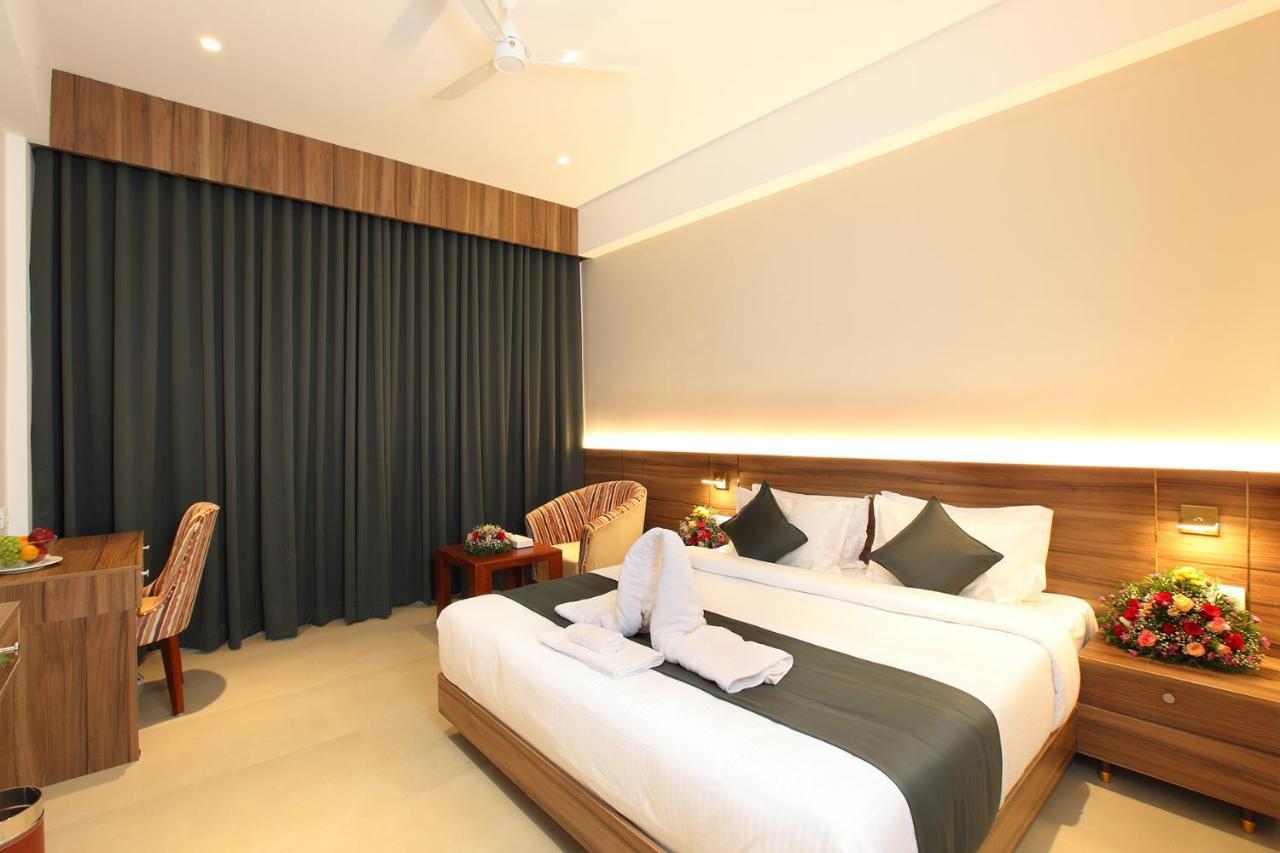 Hotel Maria Park Muvattupuzha Exterior photo